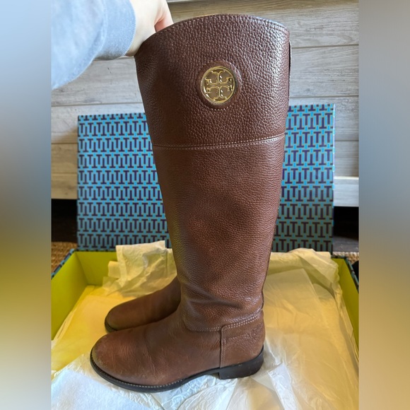 Tory Burch Junction Riding Boots in Almond Tumbled Leather 👢 - Picture 4 of 11